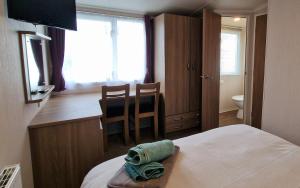 Betty by the Bay, Pagham Caravan Stay