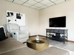 Parkland Home KING 2Bedroom Townhome in Evv - 4hvězdičkové hotely ve městě Evansville