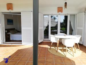 Ground floor apt with terrace in front of the pool