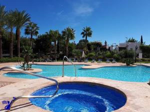 Ground floor apt with terrace in front of the pool