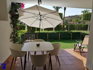 Ground floor apt with terrace in front of the pool