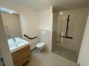 Appart'hotels Studio dans residence avec salon et cuisine partages - 402 : photos des chambres