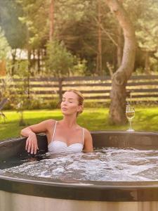 Osada pod Gwiazdami Łasko & SPA - Family ogrodzony dom, kominek, grill, ognisko, KAJAKI, Plaża, JEZIORA, opcja prywatnego JACUZZI