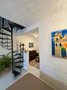 Casa estilo chale dúplex 3 quartos a apenas 1 quadra da praia