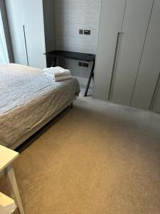 2 en-suite bedroom apartment central London 2RS