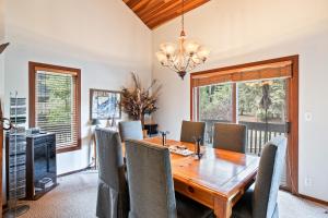 Serene Location, 2min to Deer Valley, 3BR townhome! Perfect for Ski & Summer Adventures!