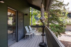 Serene Location, 2min to Deer Valley, 3BR townhome! Perfect for Ski & Summer Adventures!