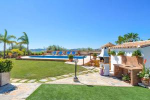 Villa Algazara by Villa Plus