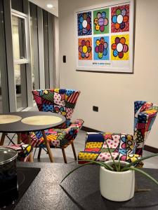 POX - The world of Romero Brito in the Green Tower