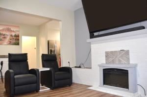 Plunge Pool with Spa and BBQ Gated