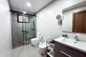 Chic Ocean-View Studio with Grand Terrace