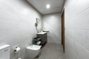 Chic Ocean-View Studio with Grand Terrace