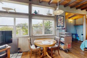 Headlands Cove - Artists Studio