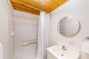 The Chalet at Kings Beach Unit 8