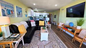 Private Lazy River Pool, 4-bed house, & dock