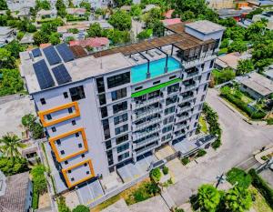 2BR Condo with Rooftop Pool - G28