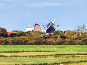 2 person holiday home in Højer