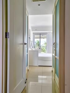 Beachfront cozy & huge Apartment for family trip