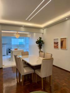 Apartamento luxuoso 4 quartos na Batista Campos para até 12 pessoas