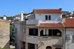 Double Room Vrbnik 5302b