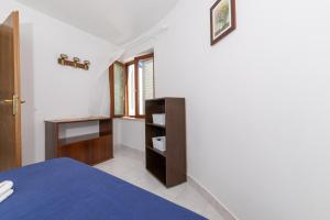 Apartments with parking space Zavala, Hvar - 8710