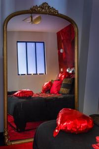 Beige Hospitalité - Ruby - Love Room - Netflix