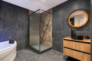 Appartements Beige Hospitalite - Ruby - Love Room - Netflix : photos des chambres
