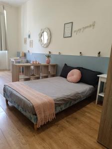 Stella Studio cosy proche tram - Parking