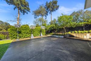 Castle Hill a cozy little inn