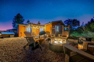 Arrowleaf Family House with Hot Tub