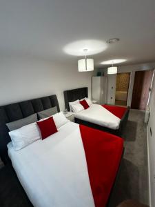 2BD Ensuite Penthouse - Free Parking - City Centre - Sleeps 8