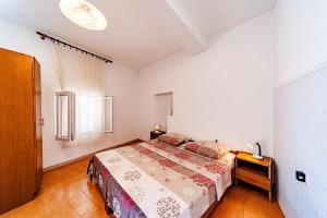 Apartments by the sea Ubli, Lastovo - 24676