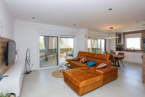 Apartments with parking space Vodice - 23894