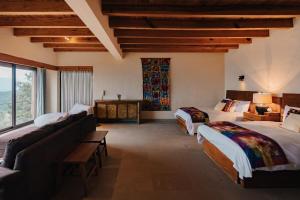 Casa Mahalo Views and Comfort El Santuario 4 BR