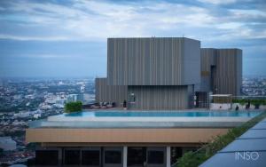 Luxury Riverside condo