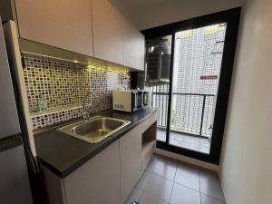 Luxury Riverside condo