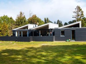 12 person holiday home in Løgstør-By Traum