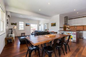 UrbanStyle Claremont Apartment