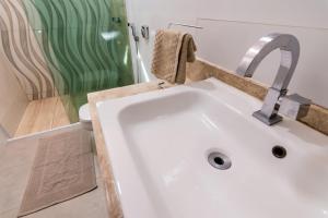 Suíte 02 - Zona Sul prox UMC, Patio Vinhedos e Uberlandia Shopping