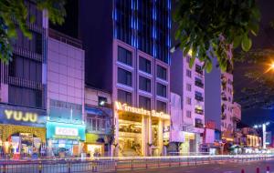Winsuites Saigon Hotel