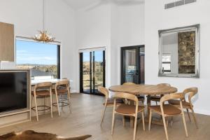 14 Abbott Street - House