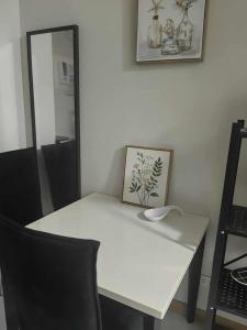 Brand new!! A City lights Studio at Congressional Ave - CTC 2