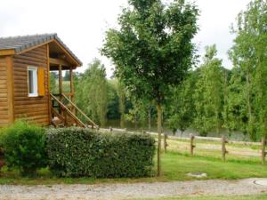 Campings Chalet 30m² avec Terrasse pour 6 Personnes - API-1-52-434 : photos des chambres