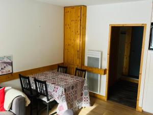 Triplex 3 pièces avec mezzanine, 6 personnes, terrasse, parking privé - FR-1-263-596