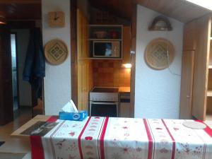 Appartements 3 pieces cabine 6 personnes avec Wifi et Parking a Valloire - FR-1-263-590 : photos des chambres