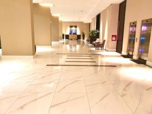 Dpto Amplio y Moderno, frente al Mar, con Cochera