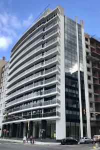 Dpto Amplio y Moderno, frente al Mar, con Cochera