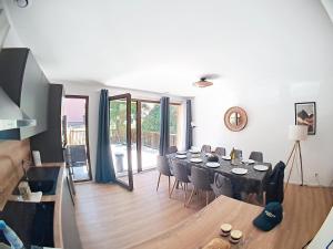 Appartement spacieux aux Deux Alpes avec terrasse et 10 couchages - FR-1-811-44