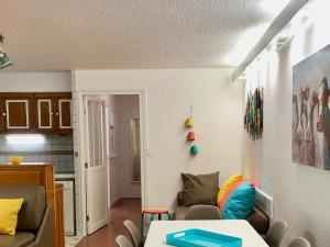 Appartements Studio cabine 4 personnes 3* expose Sud, balcon et parking a Valloire - FR-1-263-575 : photos des chambres