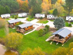 Campings Chalet 4 pers, terrasse privee, au calme - API-1-52-488 : photos des chambres
